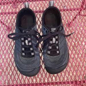 Merrell Vapor Glove 2 size 7 Vibram sole barefoot running shoes black & gray